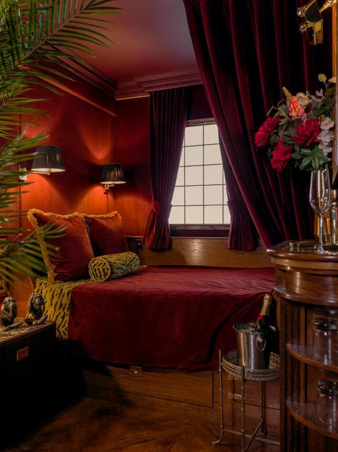 House Of Gods Royal Mile Hotel Единбург Екстериор снимка