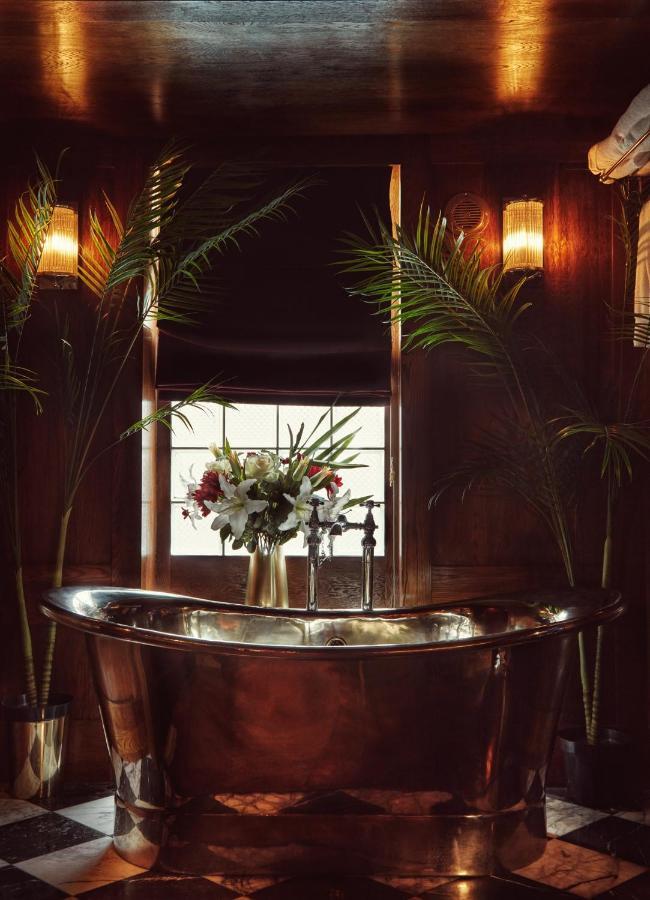 House Of Gods Royal Mile Hotel Единбург Екстериор снимка