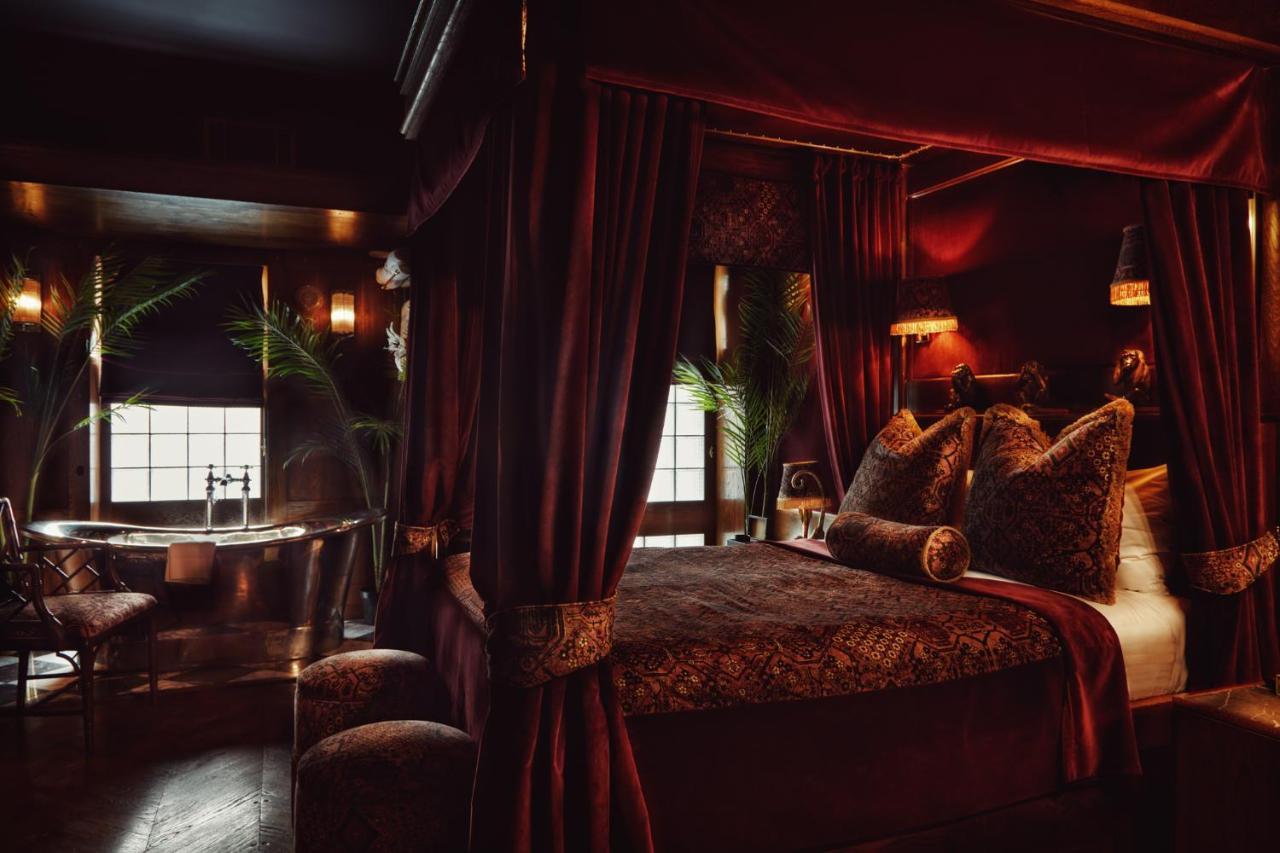 House Of Gods Royal Mile Hotel Единбург Екстериор снимка